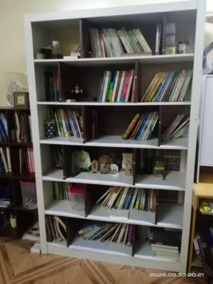 مكتبة كتب للبيع Bookstore for sale