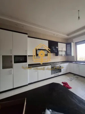 شقة فاخرة - دير غبار - 4نوم 2ماستر - 350م - موقع مميز