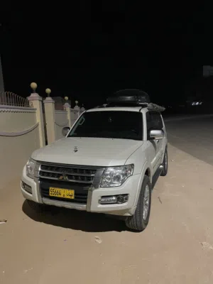 Used Mitsubishi Pajero in Al Dakhiliya