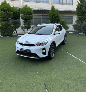 كيا-ستونيك-موديل-2018-للبيع