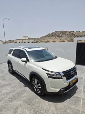 Nissan Pathfinder 2022 full option GCC specs