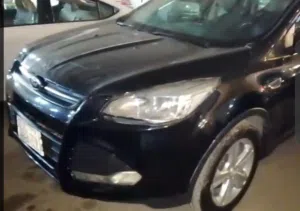 للبيع فورد جيب اسكيب 2015 بصمه