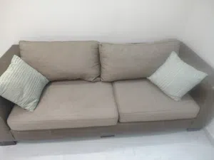 كنب حاله ممتازه 4 اشخاص 20 دينار
