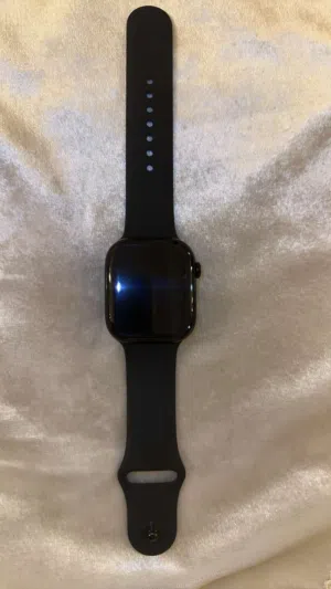 للبيع مستعمله اقل من اسبوع يعني جديده اللون الاسود مقاس 46 Apple Watch Series 11