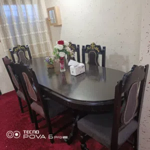 طاوله سفره مع 6 كراسي بحاله ممتازه