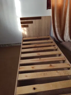 سرير لي بيع طرف واحد