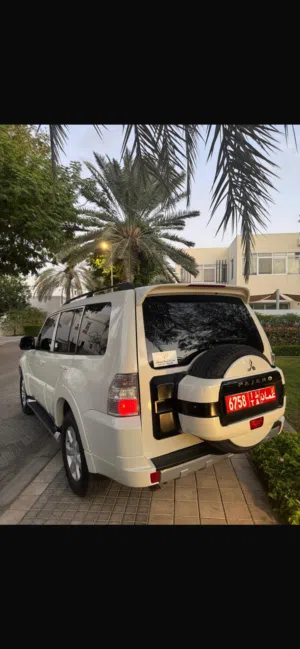 SUV Mitsubishi in Muscat