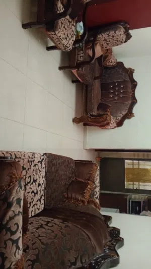 كنب مع طاولات للبيع