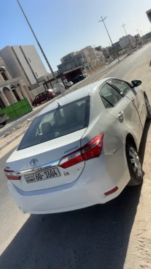 تويوتا كورولا موديل 2015  للبيع