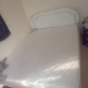 سرير جديد مع مرتبه
