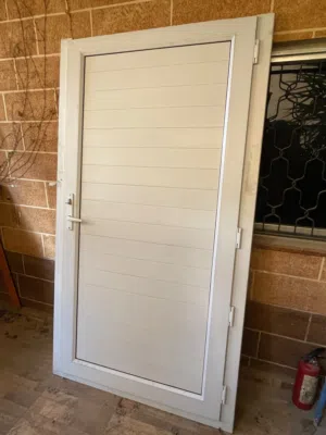 ابواب pvc بحالة ممتازة