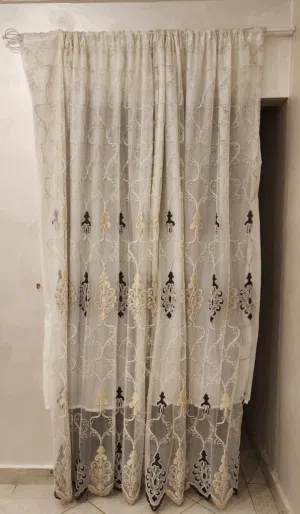 ستارة باب من قطعتين بحاله ممتازه