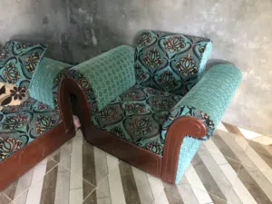 صالون بحالة جيدة