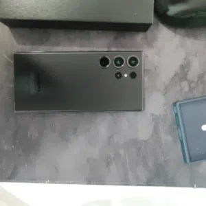 S23 Ultra شبه جديد مع فاتورته وكفرين وكرتونه وضمان اكسترا
