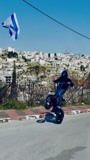 بسكليت-معدل-عجل-عريض