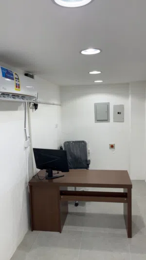 قراج للبيع مع كامل معداته والعمال