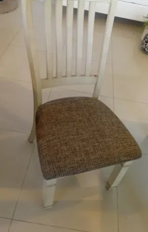 Beautiful wooden 6 seater Dining table for sale