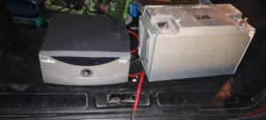 عاكس مع بطارية