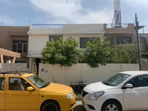دار للبيع  المساحة 200 متر حي الجهاد قرب جامع النور بين الجامع والسمچة
