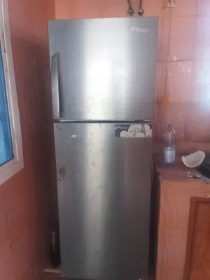 بيع ثلاجه اموره طيبه بس  فيه التماس المسكه مال باب مكسر
