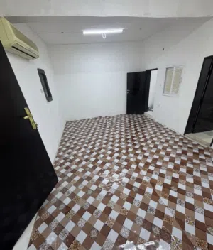 استديو بمنطقة المعترض/ شامل كهرباء وماء