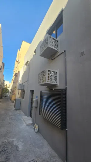 بيت شعبي للبيع في المحرق