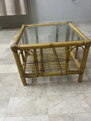 طاولة للبيع بسعر رخيص
