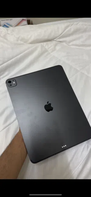Apple iPad Pro 13 256 GB in Al Dakhiliya