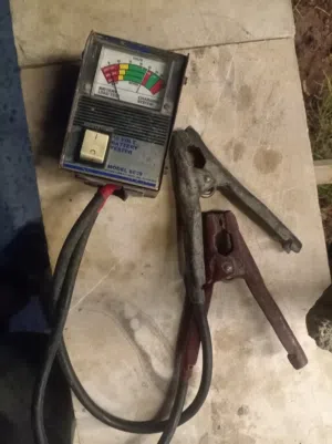 جهاز فحص بطاريات ودينمو