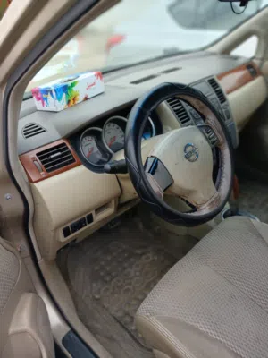 Nissan Tidda 1.8