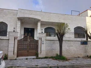 500 m2 4 Bedrooms Villa for Rent in Amman Al Bnayyat