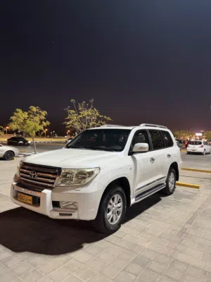 Used Toyota Land Cruiser in Al Dakhiliya