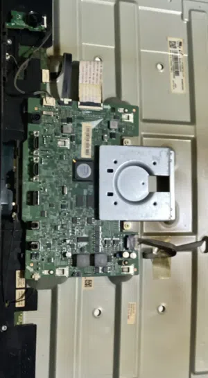 قطع غيار شاشة سامسونج 24 بوصة (لوحة أم + محول أصلي)