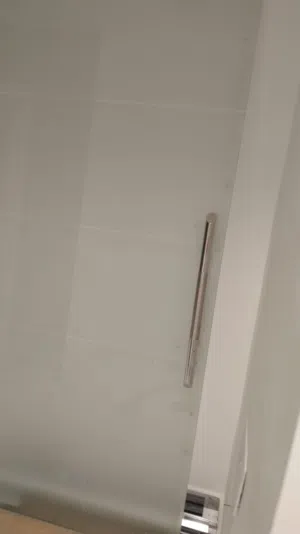 زجاج سكريت