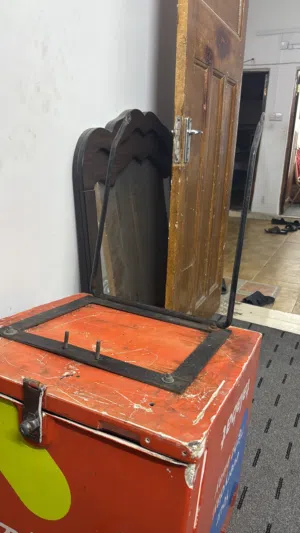 Talabat box with stand