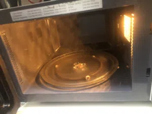 ميكرويف للبيع بحالة ممتازة – 130 درهم Panasonic Microwave for Sale – Excellent Condition –