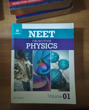 PHYSICS COMBO COMPRISING PHYSICS GUIDE, CLASS 11&12 LAB MANUAL, QUESTION BOOKLET,CLASS 12 TEXTBOOKS