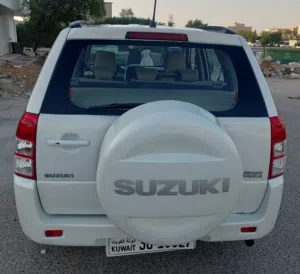 Suzuki Grand vitara good condition family of him