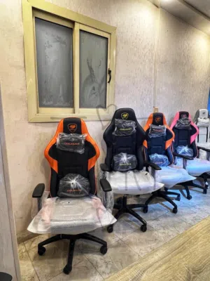 *استعد للانطلاق! كرسي جيمنج cougar فخم وأنيق لللاعبين المحترفين* - تصميم مريح وداعم للظهر والرق