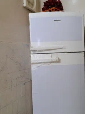 ثلاجه وطباخ للبيع
