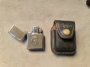 للبيع ولاعة zippo