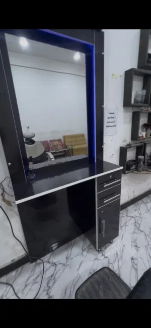 ميز صالون رجالي نسائي مستعمل قليل