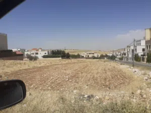 قطعة أرض للبيع الظهير طريق المطار 900متر 550الف كامل القطعة في أجمل موقع