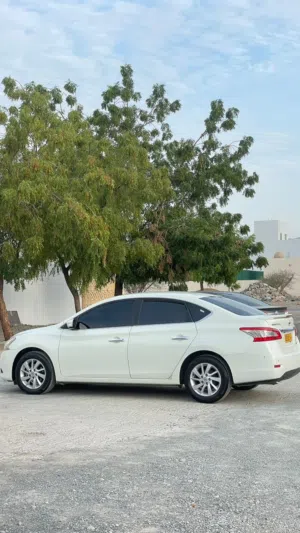 للبيع نيسان سنترا موديل 2015