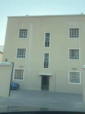شقة سكنية للبيع بسعر مميز المعبيلة الجنوبية قرب مدرسة الأجيال العصرية