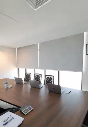 ستائر رول بلاك اوت عازلة للحرارة Heat-insulating roller blinds
