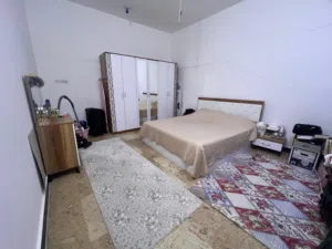 غرفة نوم للبيع بحالة ممتازة جداً