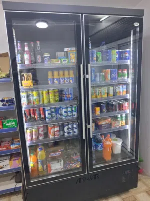 ثلاجة عرض للبيع