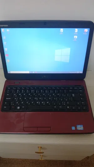 مستعمل لاب توب مع جميع اغراضه