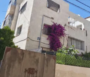 700 m2 5 Bedrooms Apartments for Sale in Amman Hai Nazzal